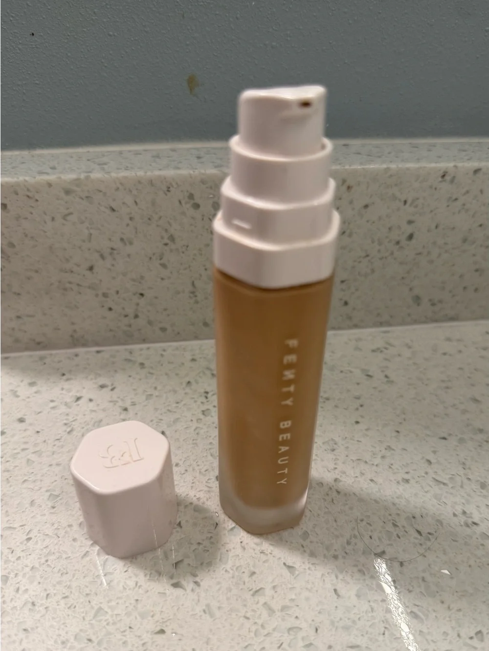 Fenty Beauty Soft Lit Naturally Luminous Longwear Liquid Foundation - 290